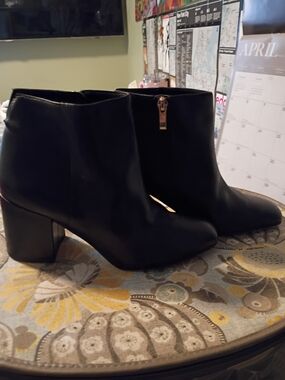Franco Sarto Black Leather Ankle Booties Side Zip Size [ 7 1/2 ]